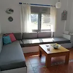 Ananias House Karianí