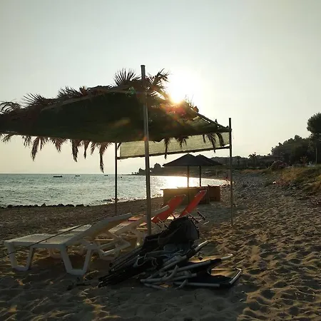 Ananias House فيلة Karianí