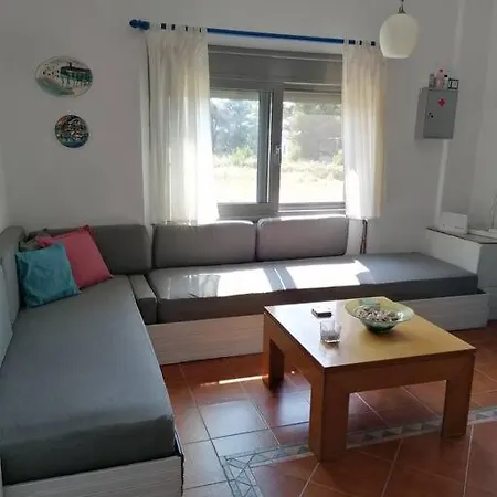 Ananias House Karianí
