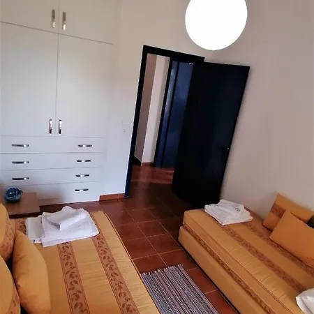 فيلة Ananias House