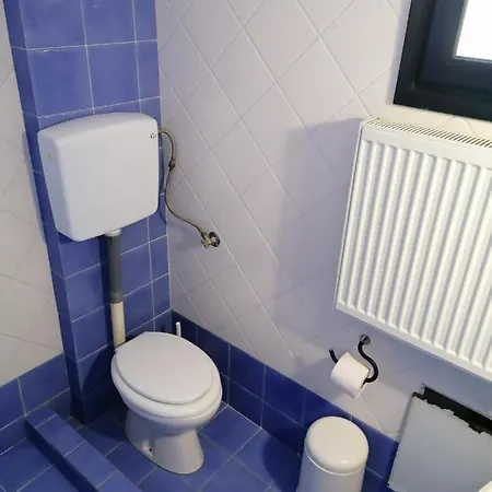 Ananias House Karianí