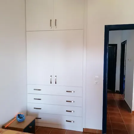 Ananias House Vila