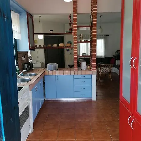 Ananias House Villa Karianí