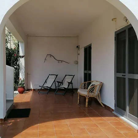 Ananias House فيلة Karianí