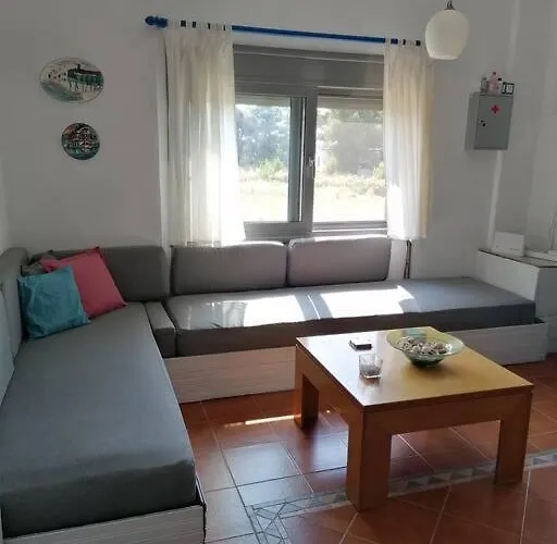 Ananias House Karianí