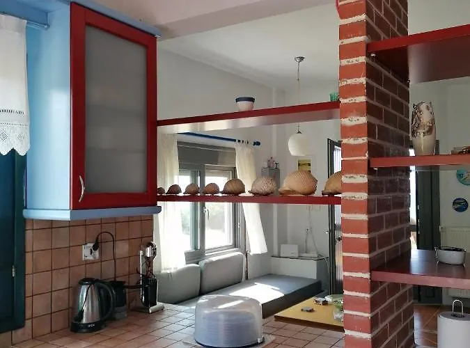Ananias House Karianí