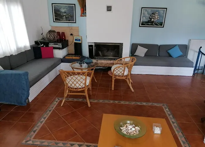 Ananias House Karianí