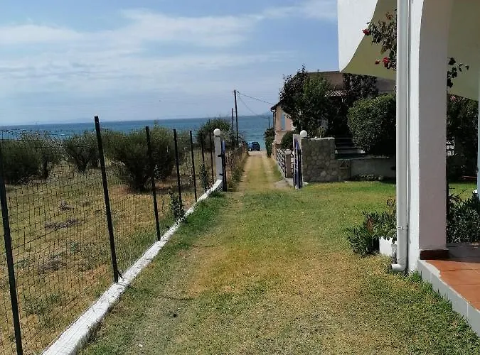 Villa Ananias House Karianí